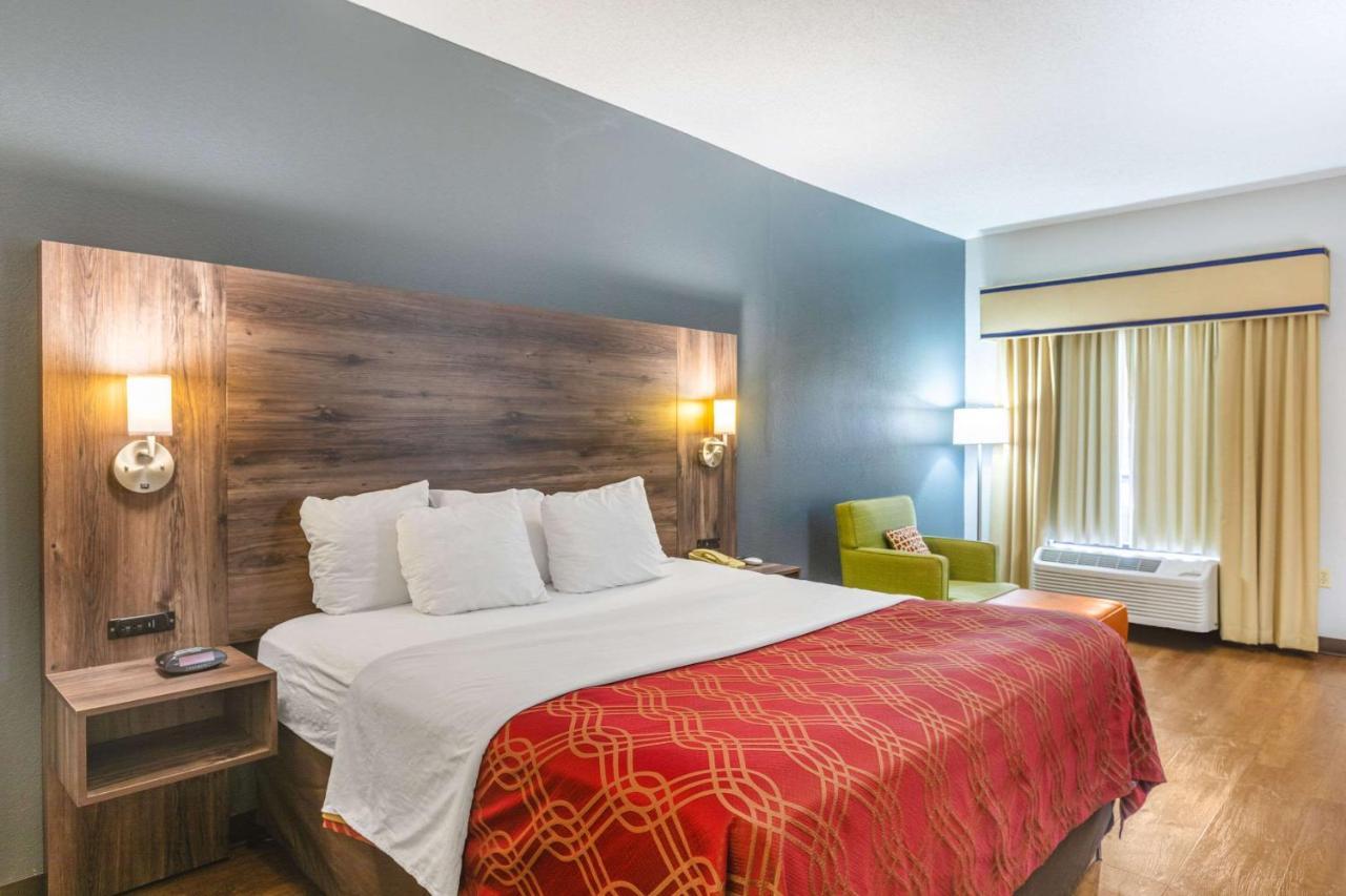 Royal Palms Inn Стокбридж Екстериор снимка