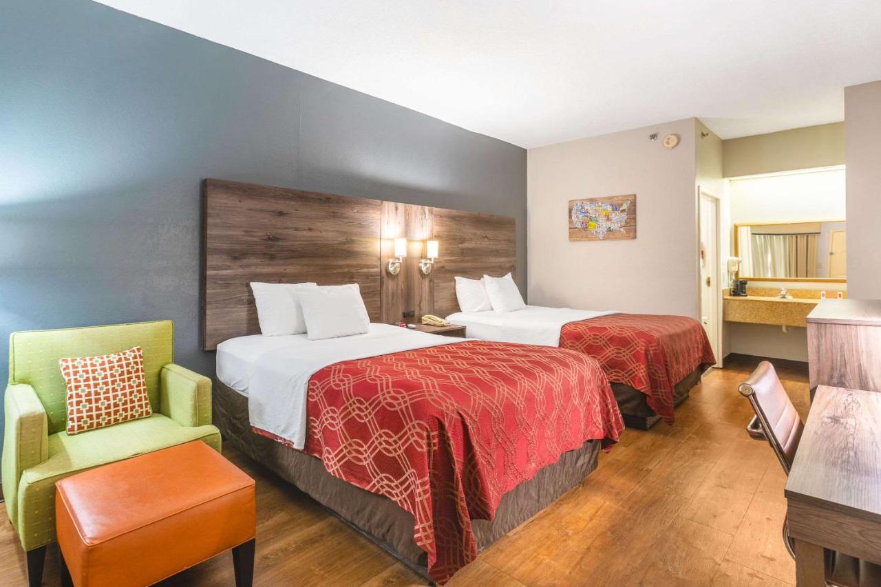 Royal Palms Inn Стокбридж Екстериор снимка