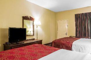 Royal Palms Inn Стокбридж Екстериор снимка
